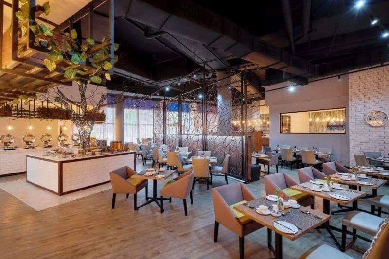 Skyline Rooftop Restaurant, Bar and Lounge